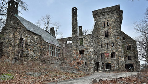 قصص مخيفة من داخل 7 منازل مهجورة حول العالم.. تاريخ مرعب