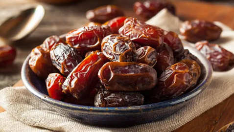 بوجبتي الإفطار والسحور.. 8 فوائد ذهبية لتناول التمر