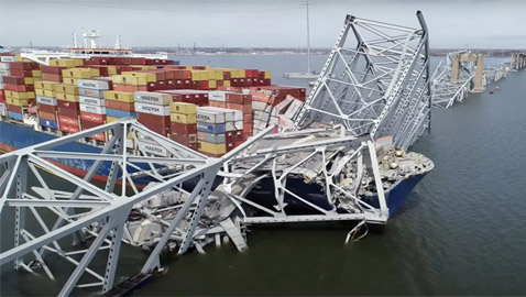 بالصور: تداعيات كارثة انهيار جسر بالتيمور