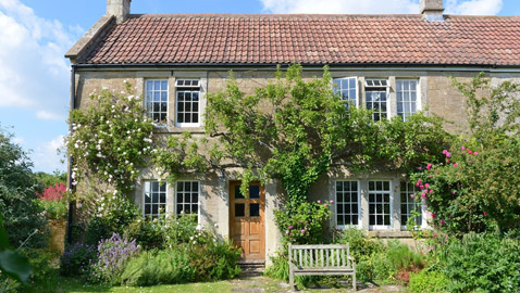 استقبلي الربيع بألوان زاهية.. أفكار ديكور لجعل منزلكِ ينبض بالحياة