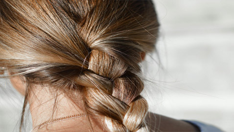 فوائد تضفير الشعر قبل النوم