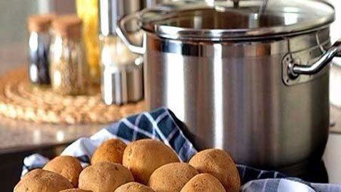 مجموعة أطعمة تتحول إلى سموم ضارة عند تسخينها