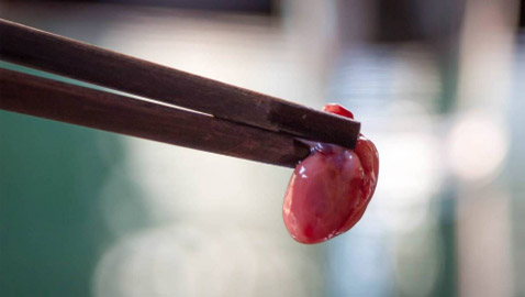 اليكم أغرب المأكولات في العالم... بعضها سيرعبكم حقاً