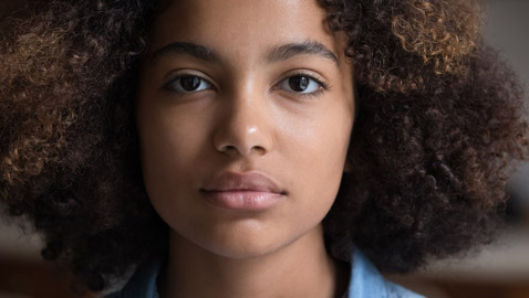 روتين العناية بالبشرة لدى المراهقات.. هل هو ضروري؟