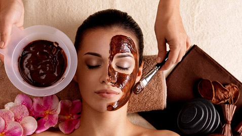 استخدمي الشوكولاتة بهذه الطرق للحصول على بشرة رائعة