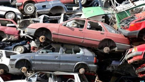 أغلى من الذهب.. معدن نفيس داخل السيارات الخردة