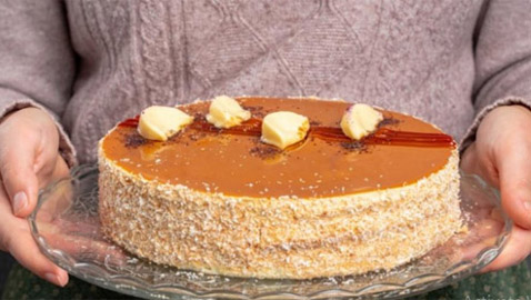 اليكم طريقة تحضير كيكة طبقات الكريم كراميل