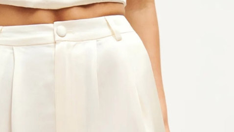 البنطال يكتسي بالساتان والحرير في الصيف