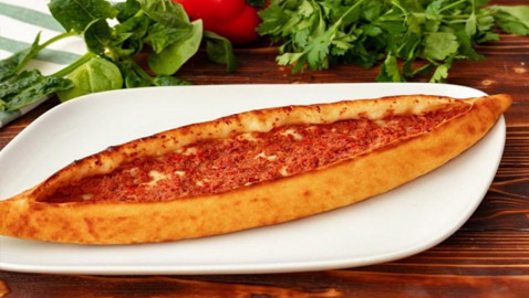 إليكم طريقة تحضير فطيرة البيدا التركية باللحم الشهية