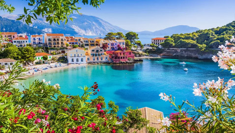 صور: رحلة إلى جزيرة كيفالونيا اليونانية الشهيرة بالمناظر الطبيعية