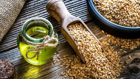 بذور الكتان.. حل طبيعي ينافس البوتوكس بتكاليف زهيدة!