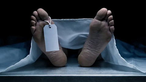 ولا أغرب.. مغربي يعود للحياة ويخرج من التابوت قبل دفنه!