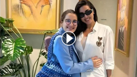 ياسمين صبري تَلفِت الأنظار بـ بنطلون جينز مقطّع .. إطلالة كاجوال