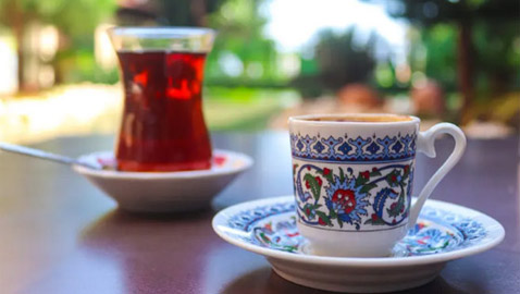 لصحة أفضل.. تجنبوا تناول الشاي والقهوة قبل وبعد الوجبات مباشرة