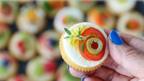 اليكم طريقة تحضير كب كيك مالح بالزيتون