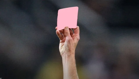 البطاقة الوردية ستظهر لأول مرة في كوبا أمريكا.. ما التفاصيل؟