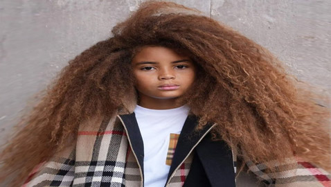 صور: قصة طفل أبهر السوشيال ميديا بطول شعره المذهل