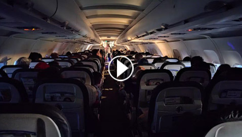 ما السرّ الحقيقي وراء تخفيف الإضاءة على متن الطائرة عند الإقلاع والهبوط؟