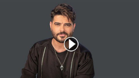 فيديو عفوي وطريف: ناصيف زيتون لوالدته في حفله الأخير أمام الجميع: هلكتي وانت تدعيلي! 