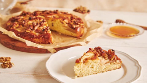 إليكم طريقة تحضير كعكة جوز البيكان والتفاح اللذيذة