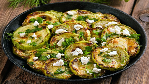 إليكم طريقة تحضير حمسة الكوسا الخفيفة والشهية