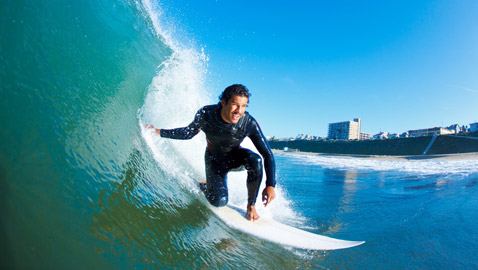 لهواة الأنشطة البحرية.. أماكن ركوب الأمواج المفضلة في العالم