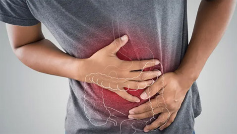 6 أطعمة تنظم حركة الأمعاء وتخفف الإمساك المزمن