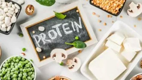 5 مشاكل صحية سببها الإفراط فى تناول البروتين