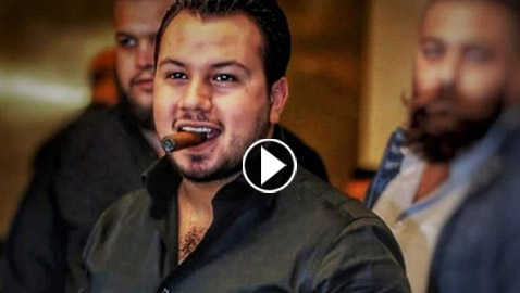 انتقاد فنان لبناني شهير يرمي دولارات على الجمهور! يا عيب الشوم على هيك مستوى! فيديو