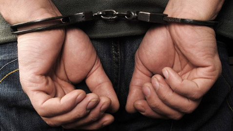 هارب من 300 سنة سجن.. القبض على مالك سلسلة صيدليات شهيرة بمصر