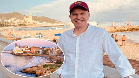 أمريكي يترك سحر نيويورك ليتقاعد بقرية صغيرة ساحلية في إسبانيا.. لماذا؟