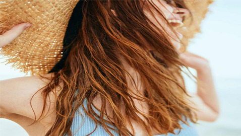 3 مكونات طبيعية تعتني بالشعر خلال الصيف