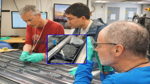 من عمق 1268 مترا تحت الأطلسي.. استخراج عينة من وشاح الأرض