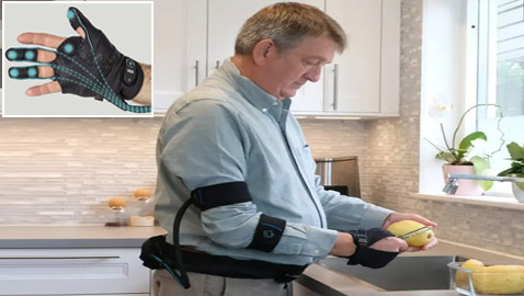 قفاز آلي ناعم يعيد قوة القبضة إلى الأيدي الضعيفة.. صور