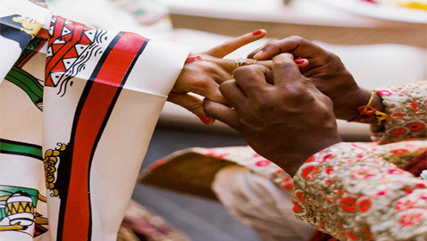 إخفاء العروس ومنع الابتسامة.. تقاليد وطقوس غريبة في أعراس إفريقيا