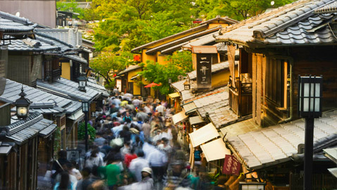 مدن أوروبية وأمريكية تتخذ إجراءات للحد من السياحة المفرطة..!