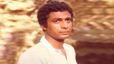 أسرار أحمد زكي: مرض نفسي وعلاقات عاطفية معقدة وصعيدي أراد التبرع له بـ كليته!