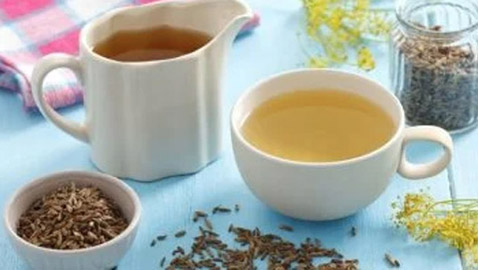 تناول هذا المشروب قبل النوم.. يحسن مزاجك ويكافح العدوى