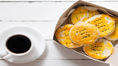 إليكم طريقة تحضير فطيرة الشاي بالجبنة والمكسرات