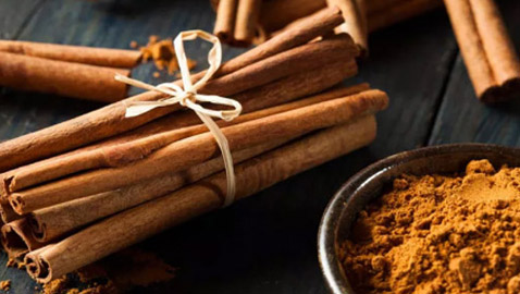 تناول القرفة يحميك من الإصابة بمرض السكر.. مضادة للالتهابات وتفقد الوزن