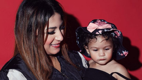 حمو بيكا يحتفل بعيد ميلاد ابنته.. نسخة منه! وحسن شاكوش يتجاهل طليقته في الحفل!