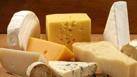 احذر.. هذا النوع من الجبنة قد يصيبك بالأمراض.. اعرف البدائل الصحية