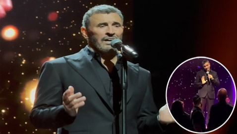 معجبة تقتحم مسرح حفل كاظم الساهر! كيف كان رد فعله؟