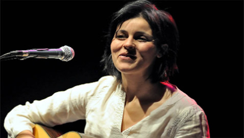 من هي أول فنانة عربية ستغنّي على مسرح الفيلهارموني العريق في ألمانيا؟