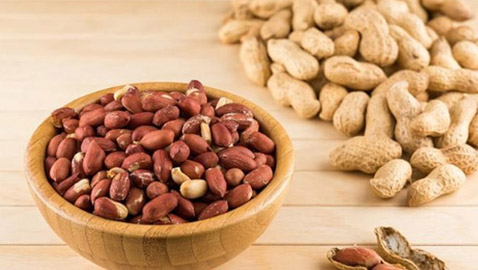 احتفل بصحة.. فوائد الفول السودانى سناك احتفالات رأس السنة 2025