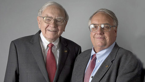 الملياردير الأمريكي وارن بافيت يعد ابنه لوظيفة العمر!