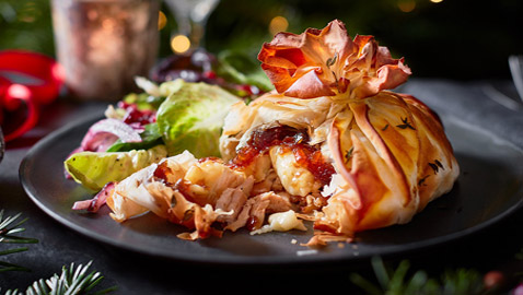 وصفة لفائف الفيلو بالجبن البري والديك الرومي المدخن.. لمتعة فردية