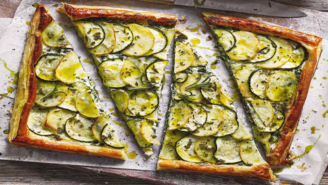 إليكم طريقة تحضير فطيرة البطاطس والكوسا الشهية بالجبن