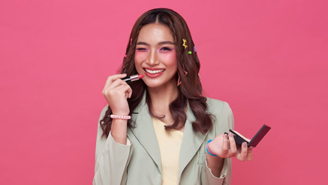 أفضل المرطبات الملونة.. لشفاه جذابة