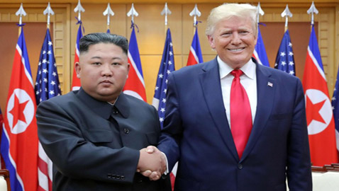 ترامب يُعلن عزمه التواصل مع زعيم كوريا الشمالية ويصفه بصفات عظيمة